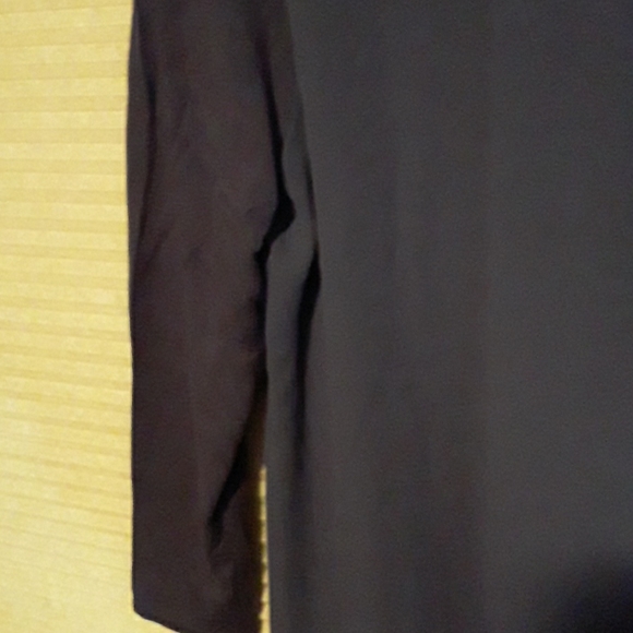 Chico's navy V-neck stretch top - Picture 8 of 9